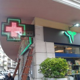 Croci LED e Neon 1